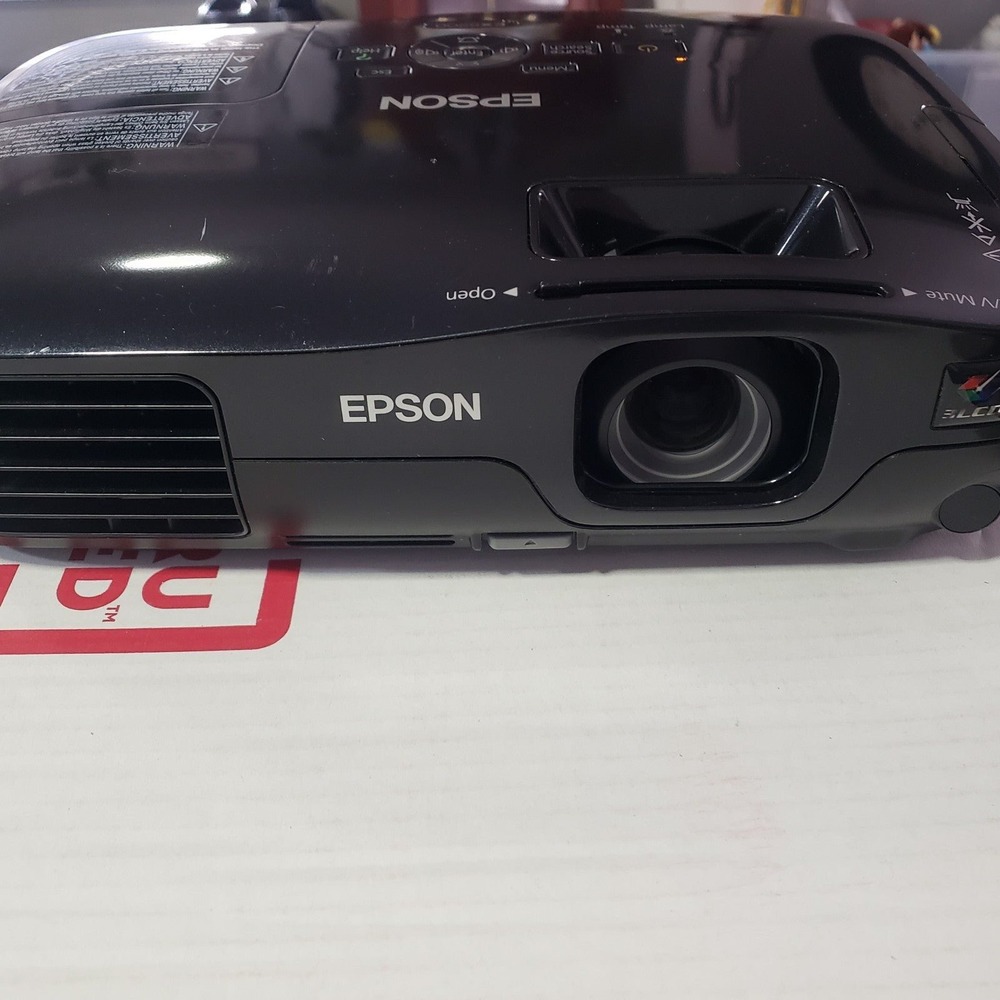 Epson EX5200 H368A 3LCD Multimedia Projector HDMI XGA 2600 Lumens Case Remote